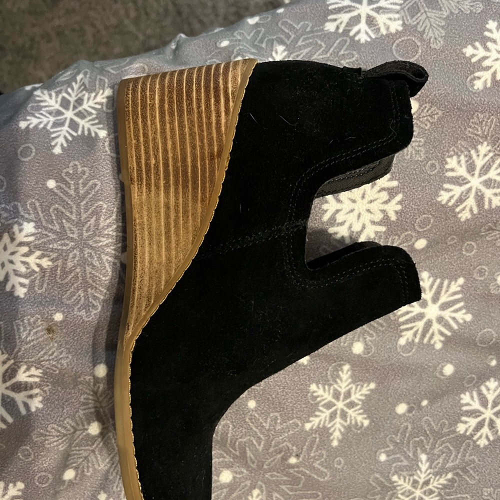 Toms Black Ankle Boots with Brown Wedge